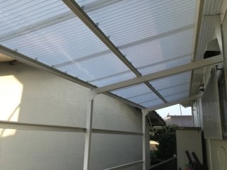 塗装終了、屋根波板取付